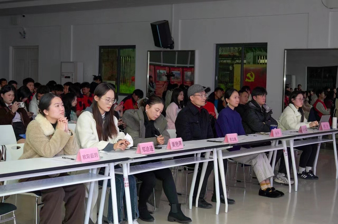 新時(shí)代 新青年 以語(yǔ)言藝術(shù)激揚(yáng)青春風(fēng)采——學(xué)院首屆語(yǔ)言藝術(shù)大賽暨文化交流活動(dòng)紀(jì)實(shí)